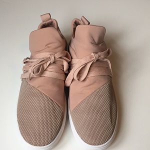 Steve Madden Lancer Lace-Up Sneakers